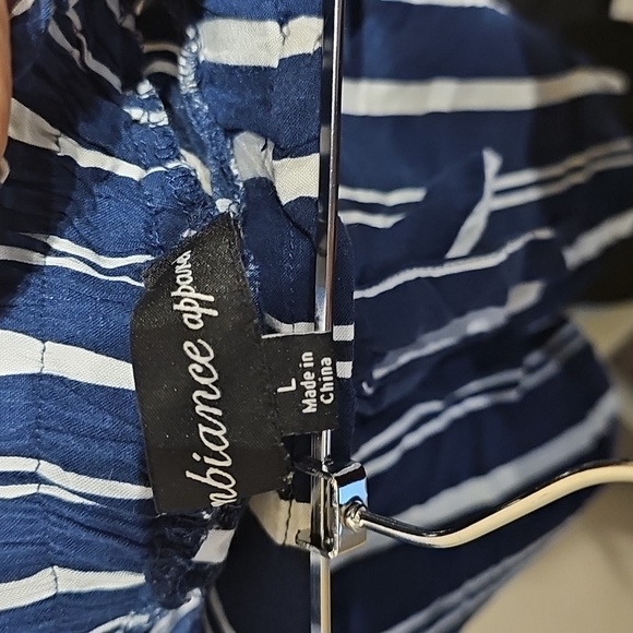 Ambiance Apparel Navy and White Striped High Waist Shorts Women's Size Large - Picture 2 of 4